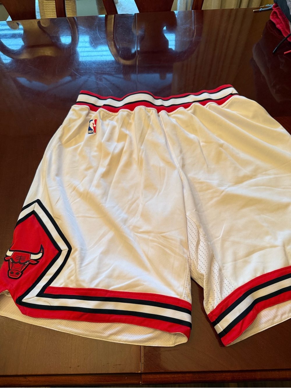adidas White Chicago Bulls Basketball Shorts with Red & Black Trim